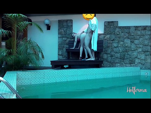 ❤️ 老板邀请女佣去泳池,却忍不住要来个热辣的 Beautiful porn